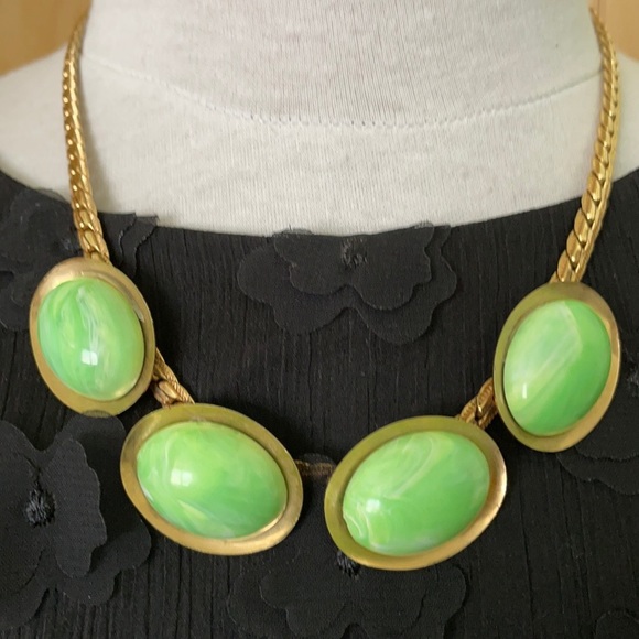 Vintage ‘70’s Necklace With Jade-Coloured Gemstones - Picture 2 of 10